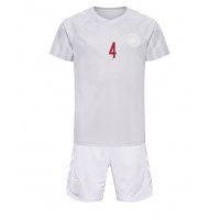 Danmark Simon Kjaer #4 Bortadräkt Barn VM 2022 Kortärmad (+ Korta byxor)